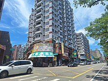 榮總路第一排黃金店面