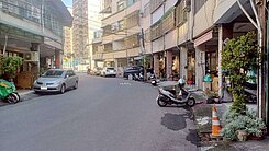 鳳山新城10米路騎樓透天
