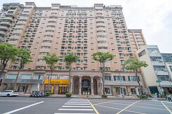 巨蛋商圈｜左營核心地段｜京城之星四房平車