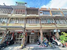 帝王座向｜岡山87期旁｜臨10米路 後院優質透天