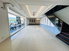 漫步愛河黃金三角窗店面