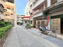 專賣~鳳山車站❤️大坪數邊間公寓2樓/有車位一年抽