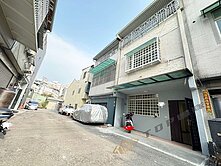 大樓價格買透天厝~中山商圈全新整理美透天