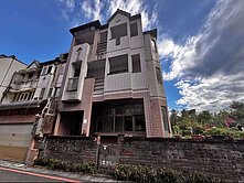 五結國中邊間庭院透天~有小花園 近交流道