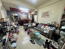 鄰近龍安國小稀有釋出邊間透天別墅可停雙車