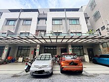 東區13年傳統格局樂齡宅｜面寬五米七｜可併排雙車