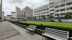 青年國中亮麗大三房+平車近鳳山車站低公設