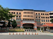 左營福山學區不是面民族路採光三房平車