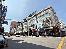 鳳山近文龍特區#臨八米路透天店面