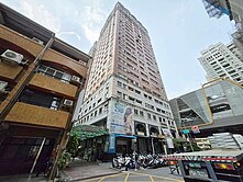 四維國小捷運站旁收租套房(有陽台)~到站即到家~