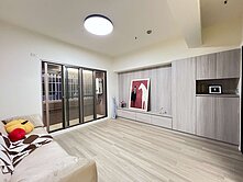 大樓26👑亞灣區三多商圈｜高CP雙陽台三房平車