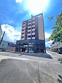 國姓鄉國姓帝堡大面寬三角窗1+2樓全新賺錢金店面