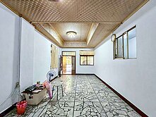 H33獨家~長安街黃金公寓一樓店住辦三合一