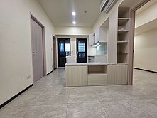 高雄火車站*興富發博愛*全新精緻裝潢兩房
