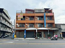 專任!!新化中山路圓環旁商業區邊間三面採光住店