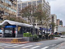 國父紀念館三角窗金店面