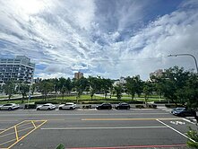 美術館 大面寬 百坪大空間1+夾+2黃金店面