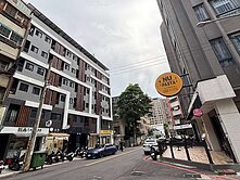 一中商圈高投報全新電梯收租質感店套