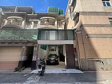 台糖家樂福旁精緻裝潢輕齡別墅		