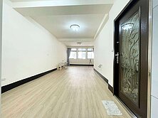 正義北路全新裝潢室內梯