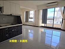 左營三鐵共構🚂郡都巴洛克☀️2+1房🏎️平車