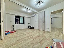 ＊過橋即北市＊重陽橋旁邊間採光低公設華廈２房