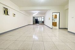 🌵五甲南華商圈●第一家庭大樓🌹４房有車位🌴