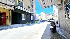 高雄火車站整新公寓一樓-可停車