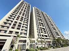 聯悅臻｜蔦屋書店旁稀有朝南黃金店面+平車