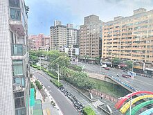 B95中華路中原路口躍馬中原精品三房車