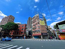 •	獨家專任~低總價!~新板捷運站電梯兩房+車位