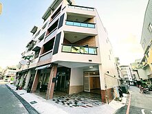 🔥鳳山車站臨8米街整新🌟三角窗🌟美店住透天