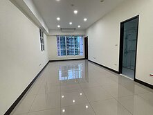 新莊副都心高樓景觀邊間三房車6年純住戶