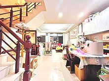 東區仁和商圏面寬孝親併排朝南雙車墅-活巷好出入
