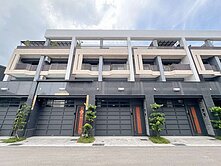 仁武隆大鳳凰|2年輕齡極新|不淹水|臨路豪美車墅|