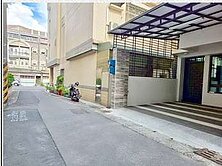 近~小港餐旅學校全棟翻新併排雙車墅