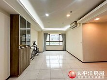 中路特區旁*中興國中*三房車
