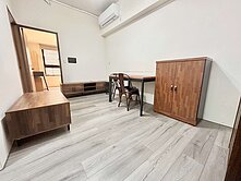 徐佑佑獨賣允將康泊兩房車稀有釋出