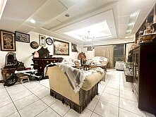 屋主急售｜家樂福正對面🏡室內近60坪｜五房車位