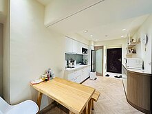 郡都繽海｜三多商圈｜衛浴開窗｜質感三房平車