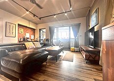 獨賣🍷工業風LOFT｜三面採光微醺美宅✨電梯兩房