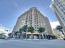 ✠夯【陽光情人】光華商圈邊間採光正三房+平車