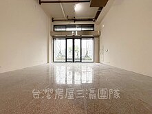 水湳-達麗創世紀-全新店面