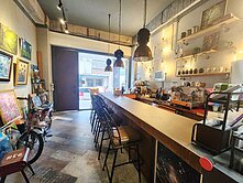 網紅咖啡店，就看這一間！近捷運１＋２Ｆ，一店３房