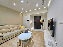 鼎山商圈║輕軌高樓美裝兩房附車位