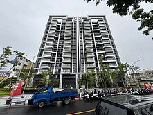 鳳山悅讀悅禾13樓邊間四房平車