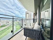 鉅虹水岸岩600萬裝潢雙平車頂樓沒人吵你