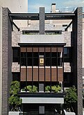 水湳逢甲全新臨路電梯傳家店墅_房仲最速男承辦