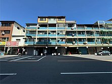 正鼓山二路商四輕軌透天金店