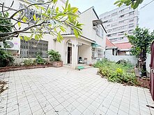 🌳 美麗島捷運｜三角窗雙面臨路｜大地坪獨棟雙車墅